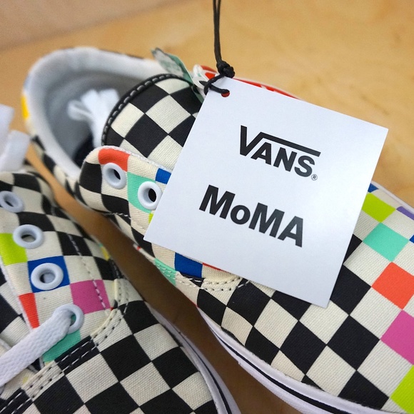 NWT Vans x MoMA Unisex "Checkerboard Comfycush Era" Sneakers - Picture 3 of 8